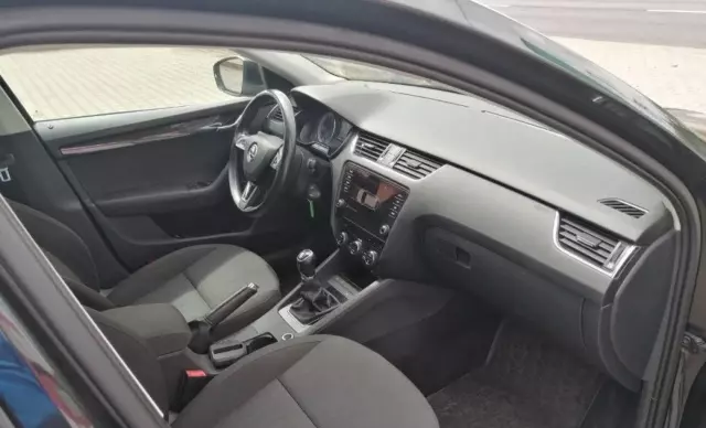SKODA Octavia 