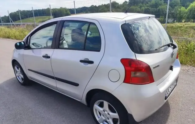 TOYOTA Yaris 