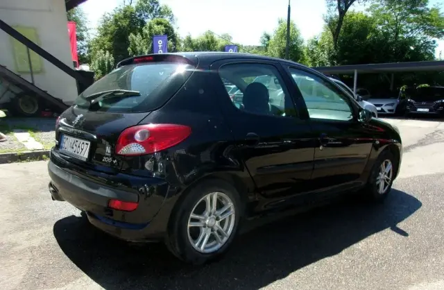 PEUGEOT 206 