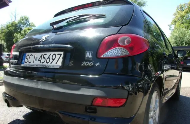 PEUGEOT 206 