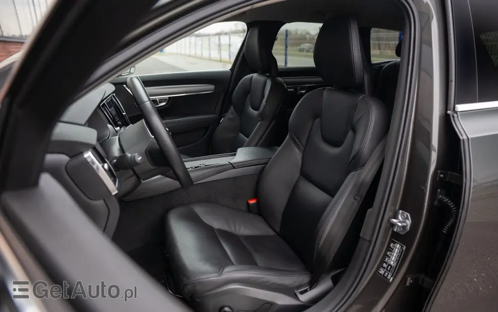 VOLVO V90 D3 Geartronic Momentum Pro