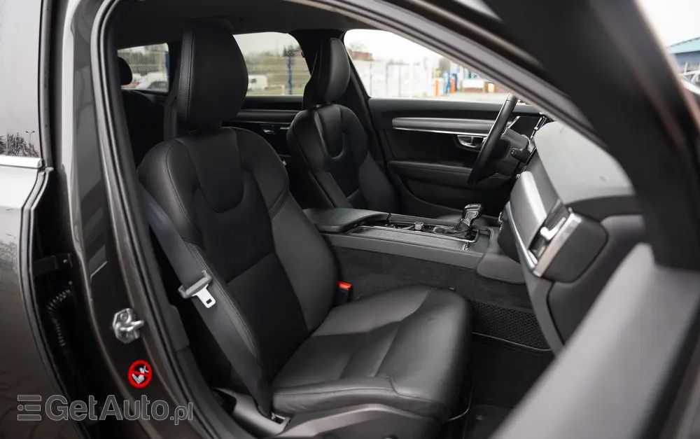 VOLVO V90 D3 Geartronic Momentum Pro