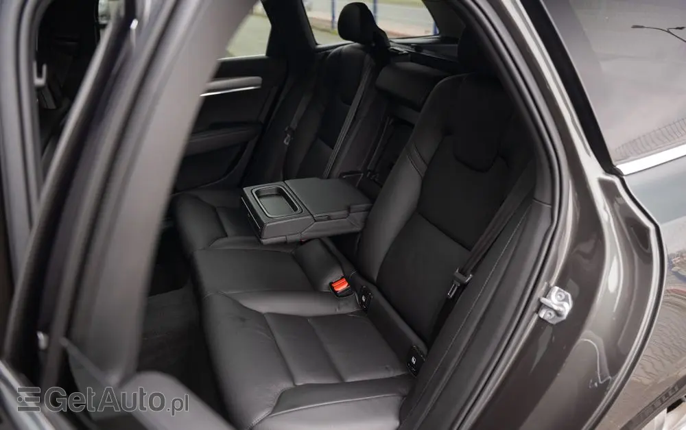 VOLVO V90 D3 Geartronic Momentum Pro