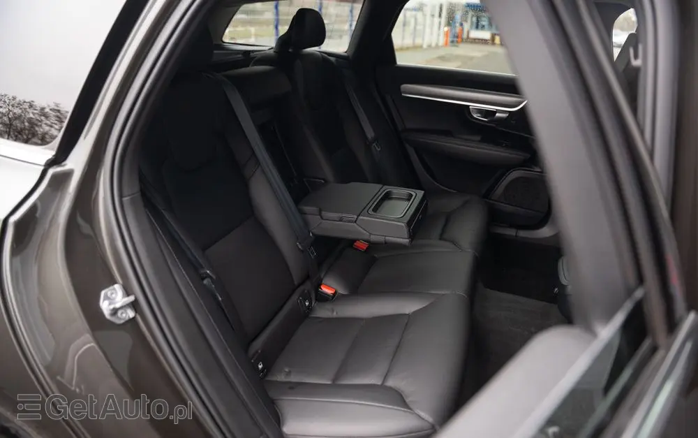 VOLVO V90 D3 Geartronic Momentum Pro