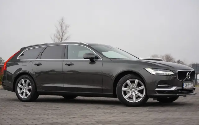 VOLVO V90 D3 Geartronic Momentum Pro