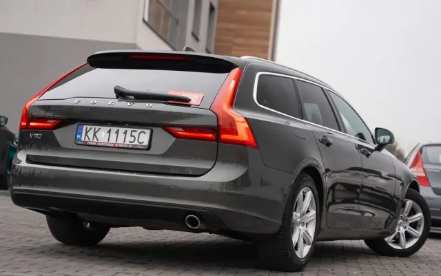 VOLVO V90 D3 Geartronic Momentum Pro