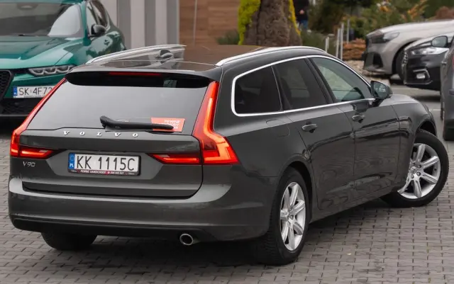 VOLVO V90 D3 Geartronic Momentum Pro