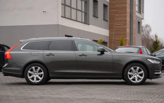 VOLVO V90 D3 Geartronic Momentum Pro