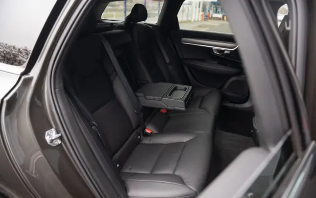 VOLVO V90 D3 Geartronic Momentum Pro