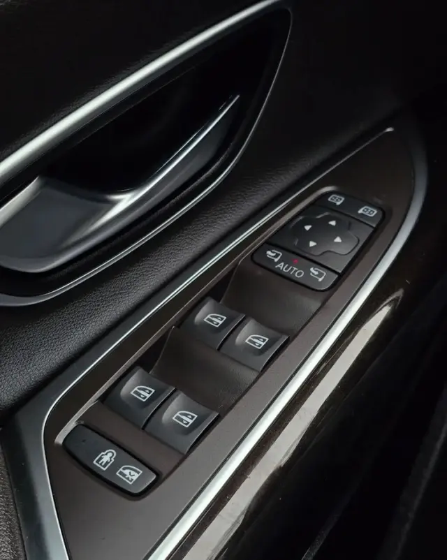 RENAULT Espace 1.6 dCi Energy Initiale Paris EDC 7os