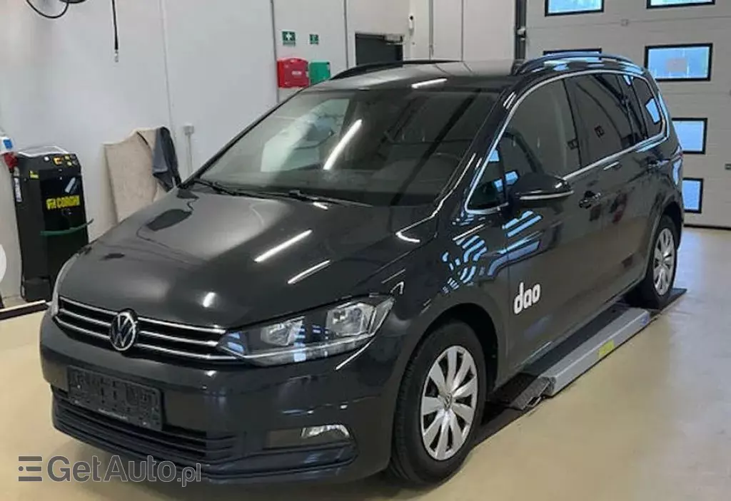 VOLKSWAGEN Touran 
