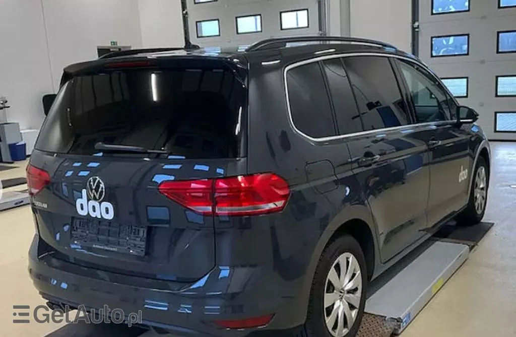 VOLKSWAGEN Touran 