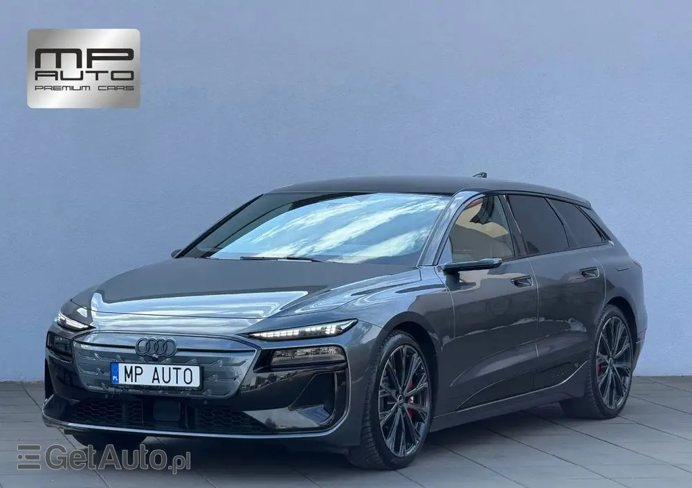 AUDI S6 Avant e-tron 