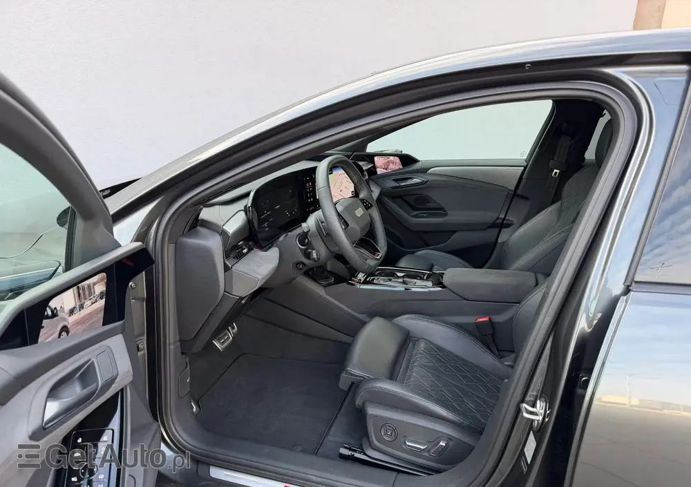 AUDI S6 Avant e-tron 