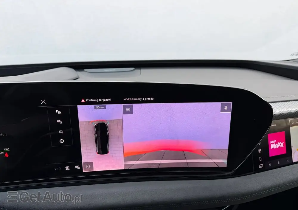 AUDI S6 Avant e-tron 