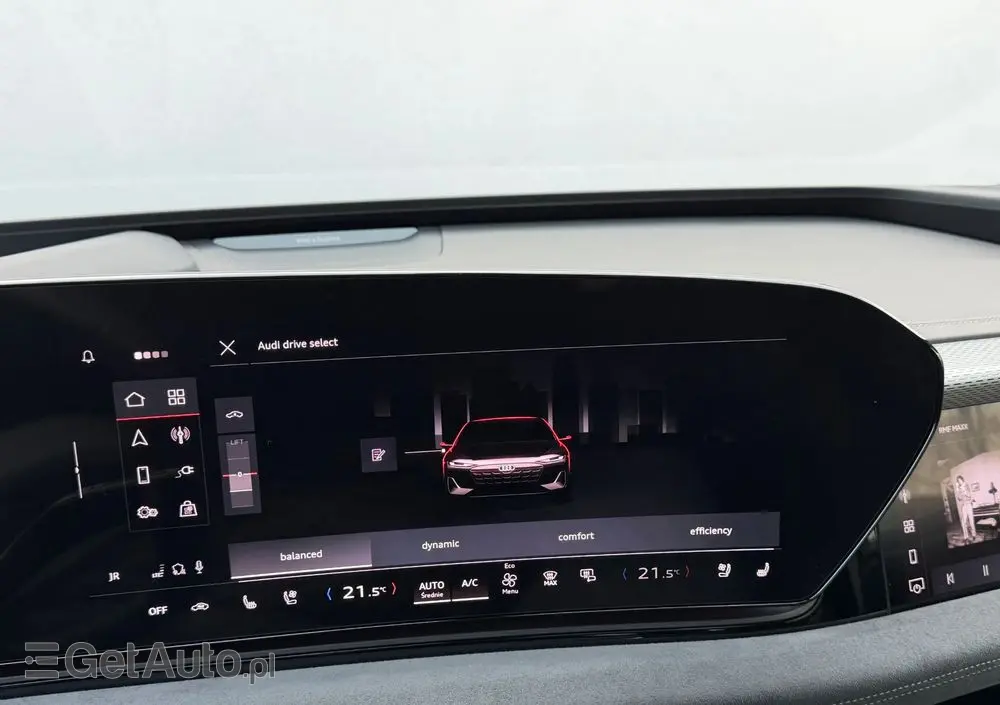 AUDI S6 Avant e-tron 