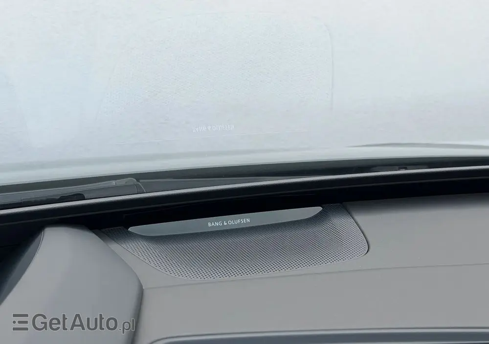 AUDI S6 Avant e-tron 