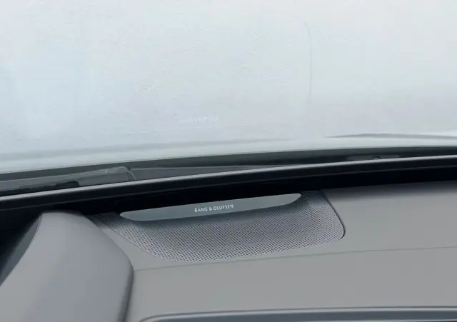 AUDI S6 Avant e-tron 