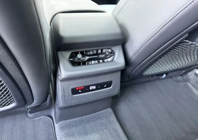 AUDI S6 Avant e-tron 