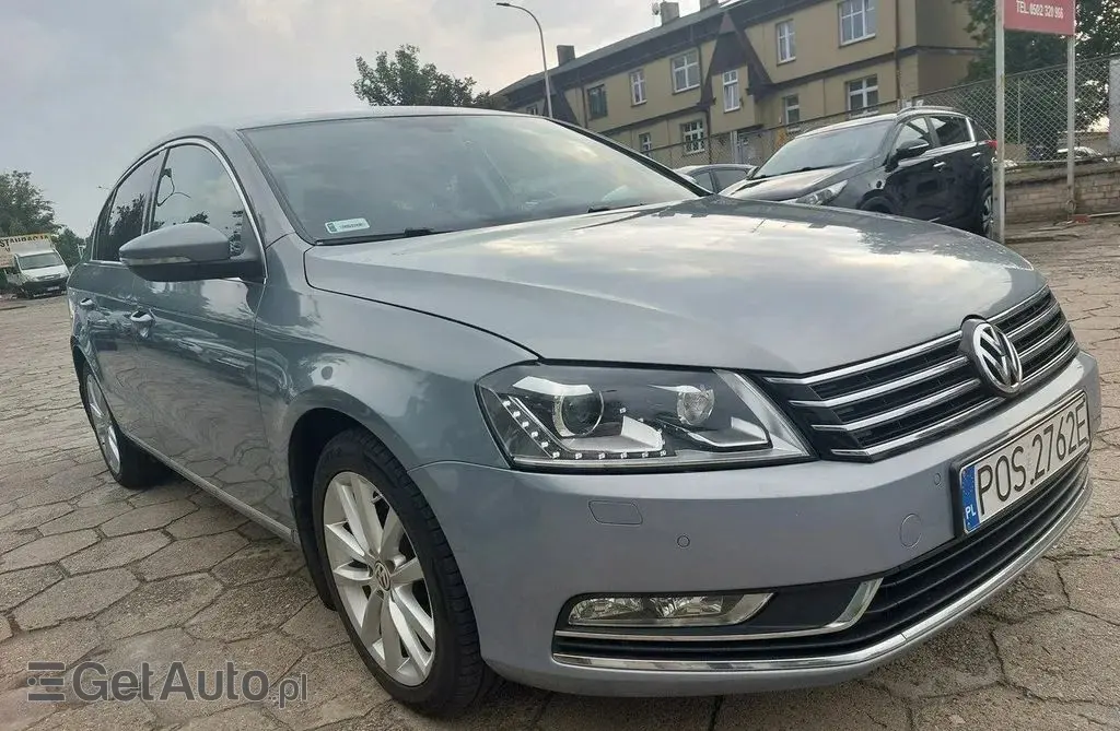 VOLKSWAGEN Passat 