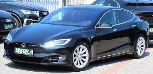 TESLA Model S Long Range Plus