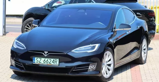 TESLA Model S Long Range Plus