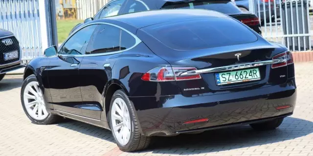 TESLA Model S Long Range Plus