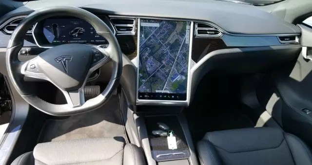 TESLA Model S Long Range Plus