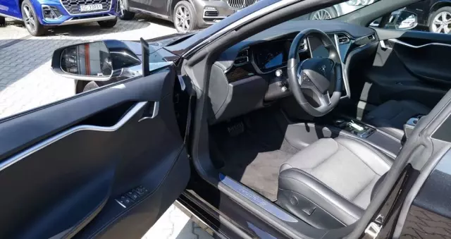 TESLA Model S Long Range Plus
