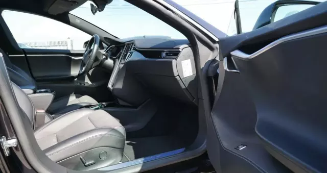 TESLA Model S Long Range Plus