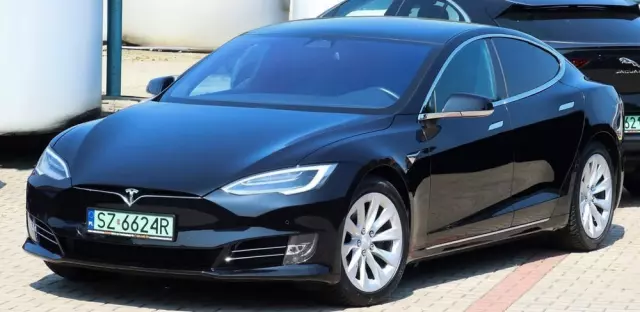 TESLA Model S Long Range Plus