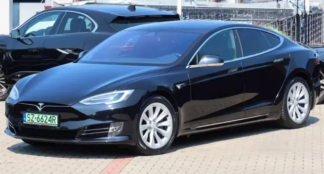TESLA Model S Long Range Plus