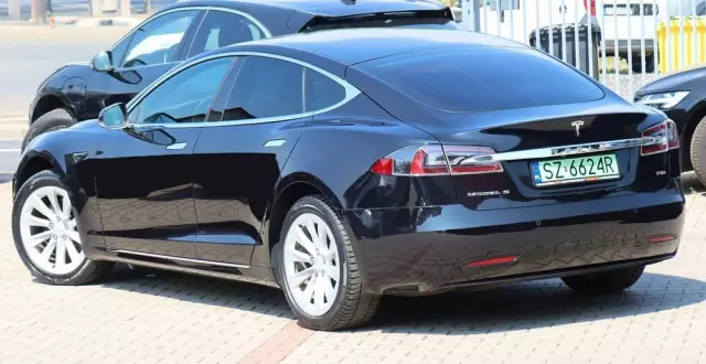 TESLA Model S Long Range Plus