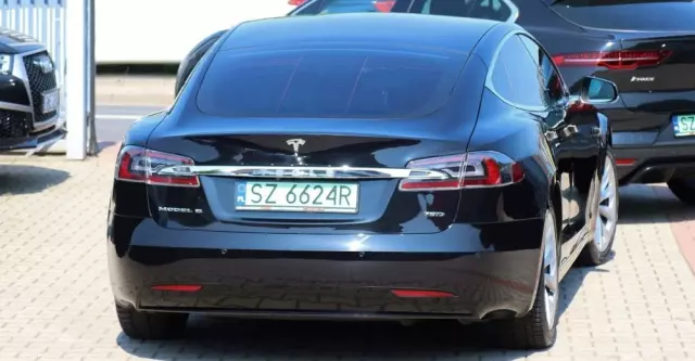 TESLA Model S Long Range Plus