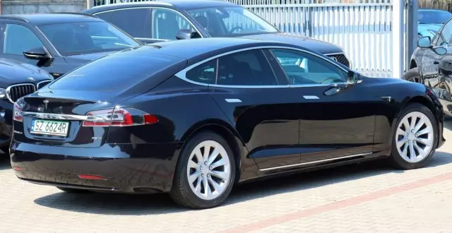 TESLA Model S Long Range Plus