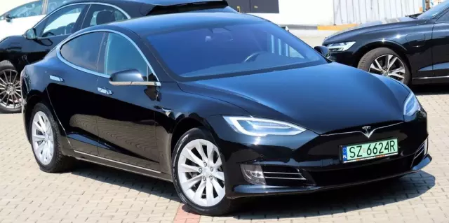 TESLA Model S Long Range Plus