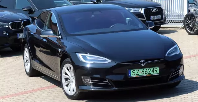TESLA Model S Long Range Plus