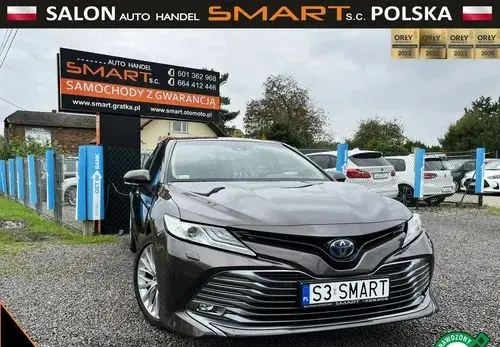 TOYOTA Camry 