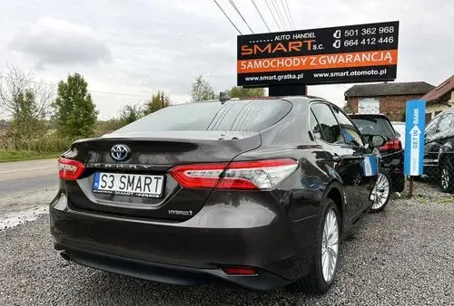TOYOTA Camry 