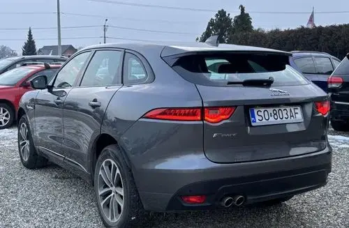 JAGUAR F-Pace 
