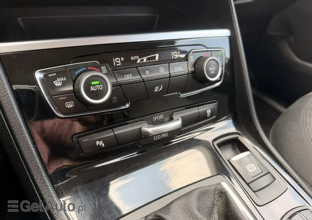 BMW Seria 2 218d Sport-Aut Advantage