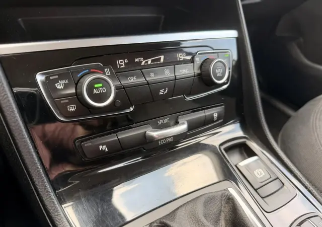 BMW Seria 2 218d Sport-Aut Advantage