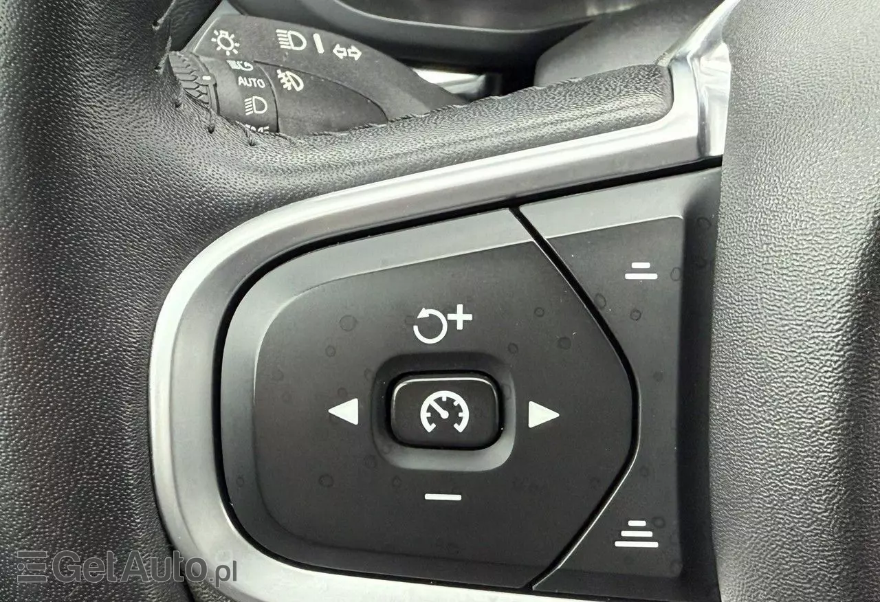 VOLVO XC 60 D4 AWD Momentum Pro