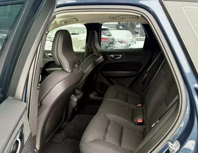 VOLVO XC 60 D4 AWD Momentum Pro