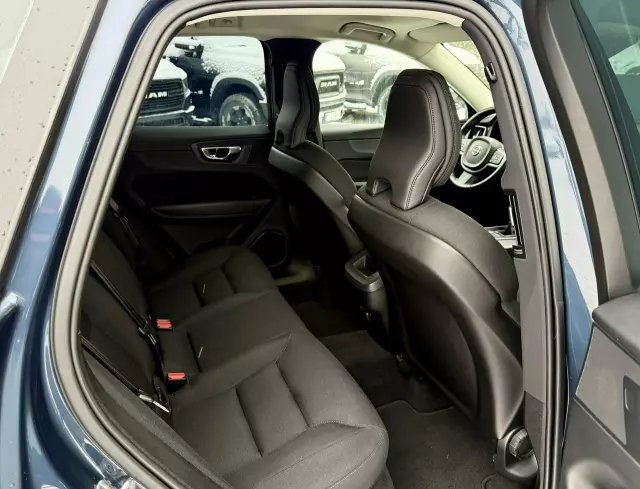 VOLVO XC 60 D4 AWD Momentum Pro