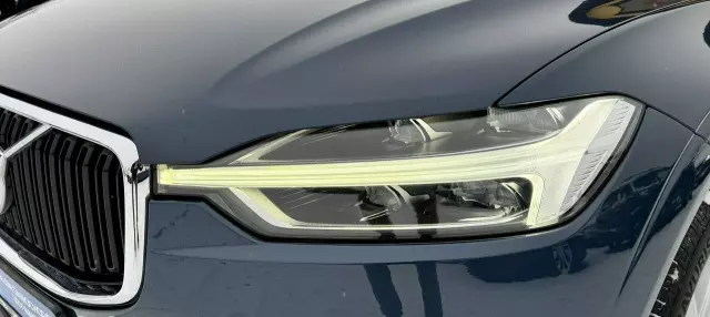 VOLVO XC 60 D4 AWD Momentum Pro