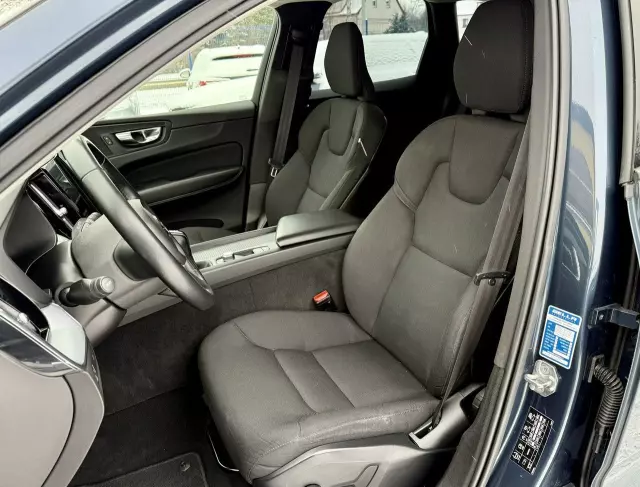 VOLVO XC 60 D4 AWD Momentum Pro