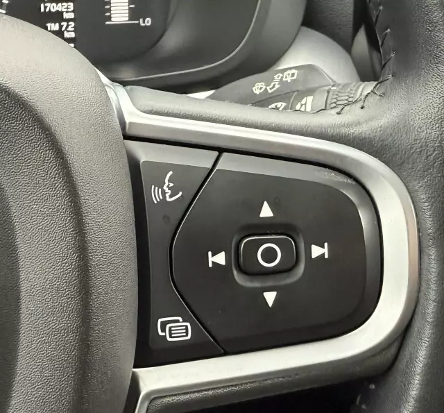 VOLVO XC 60 D4 AWD Momentum Pro