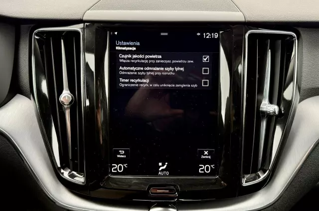 VOLVO XC 60 D4 AWD Momentum Pro