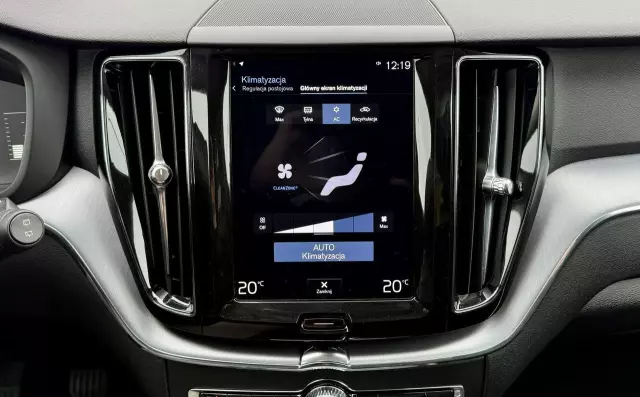 VOLVO XC 60 D4 AWD Momentum Pro